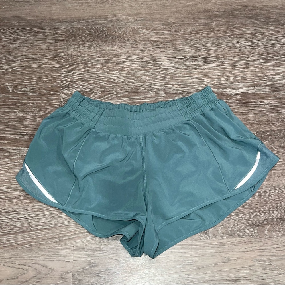 Women’s Lululemon Low Rise 2.5” Green Smoke Shorts, Size 8